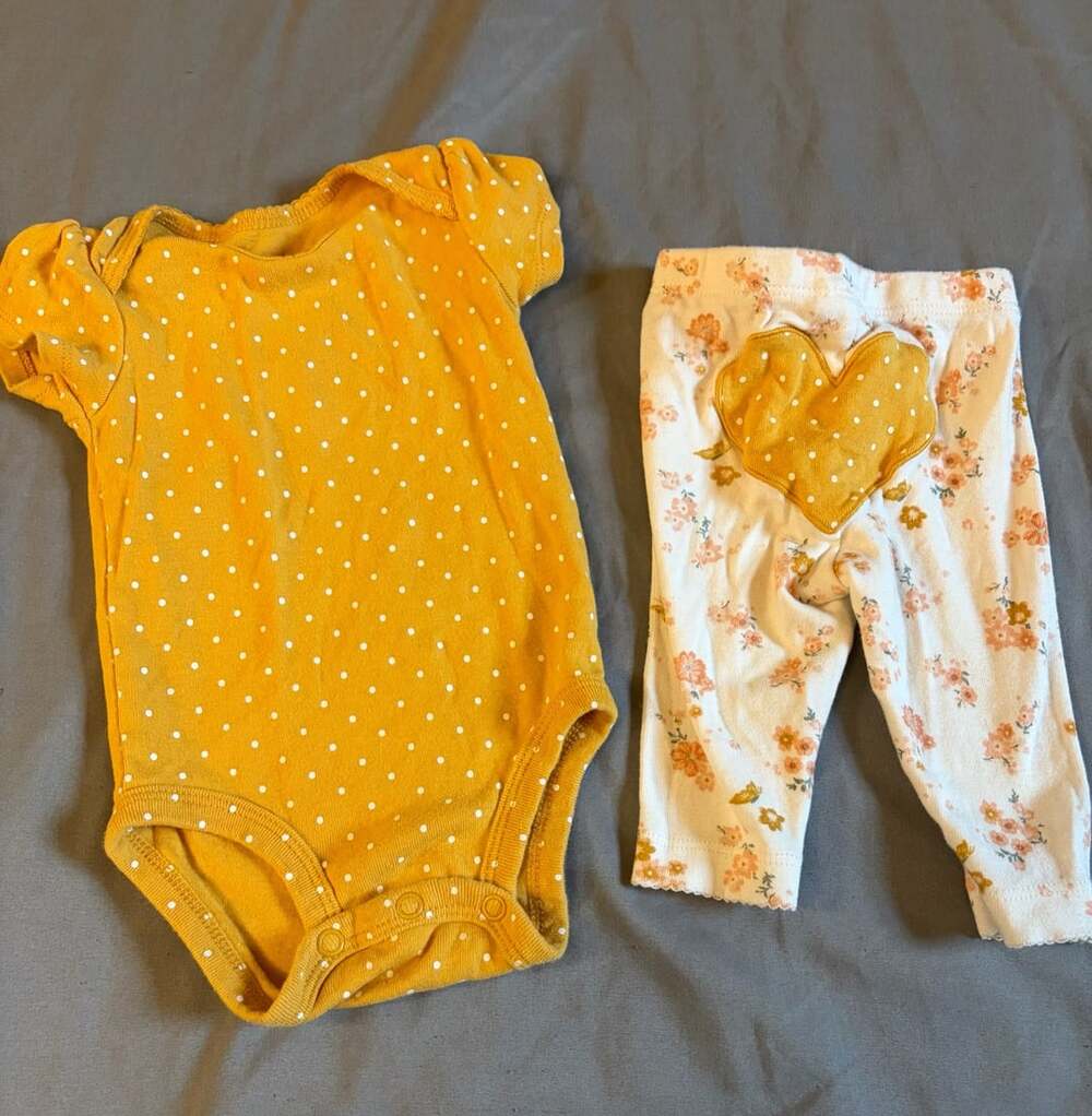 Carter's Bodysuit and Leggings Set Size 3m Yellow Polka Dot